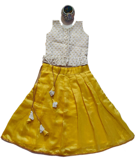 Lehenga in golden Silk and georgette choli