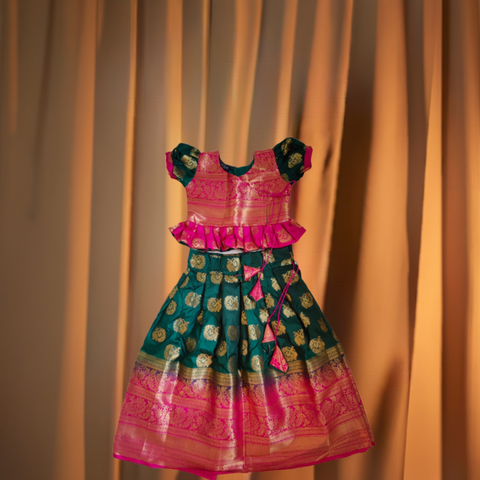 Lehenga Choli in Art Silk in Dark Green & Pink